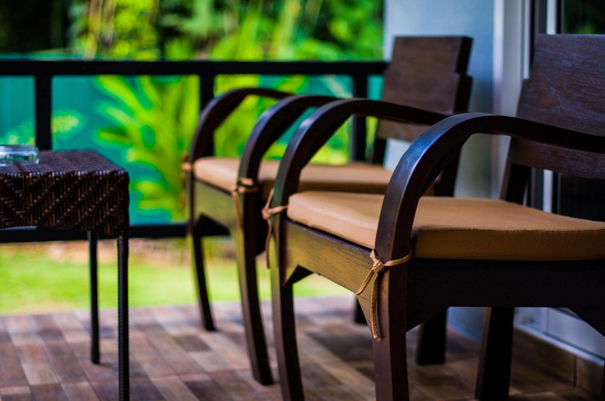 Chomphu Resort Khao Lak Bagian luar foto