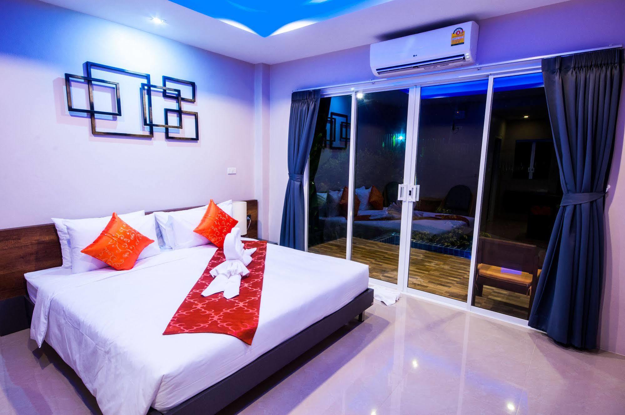 Chomphu Resort Khao Lak Bagian luar foto