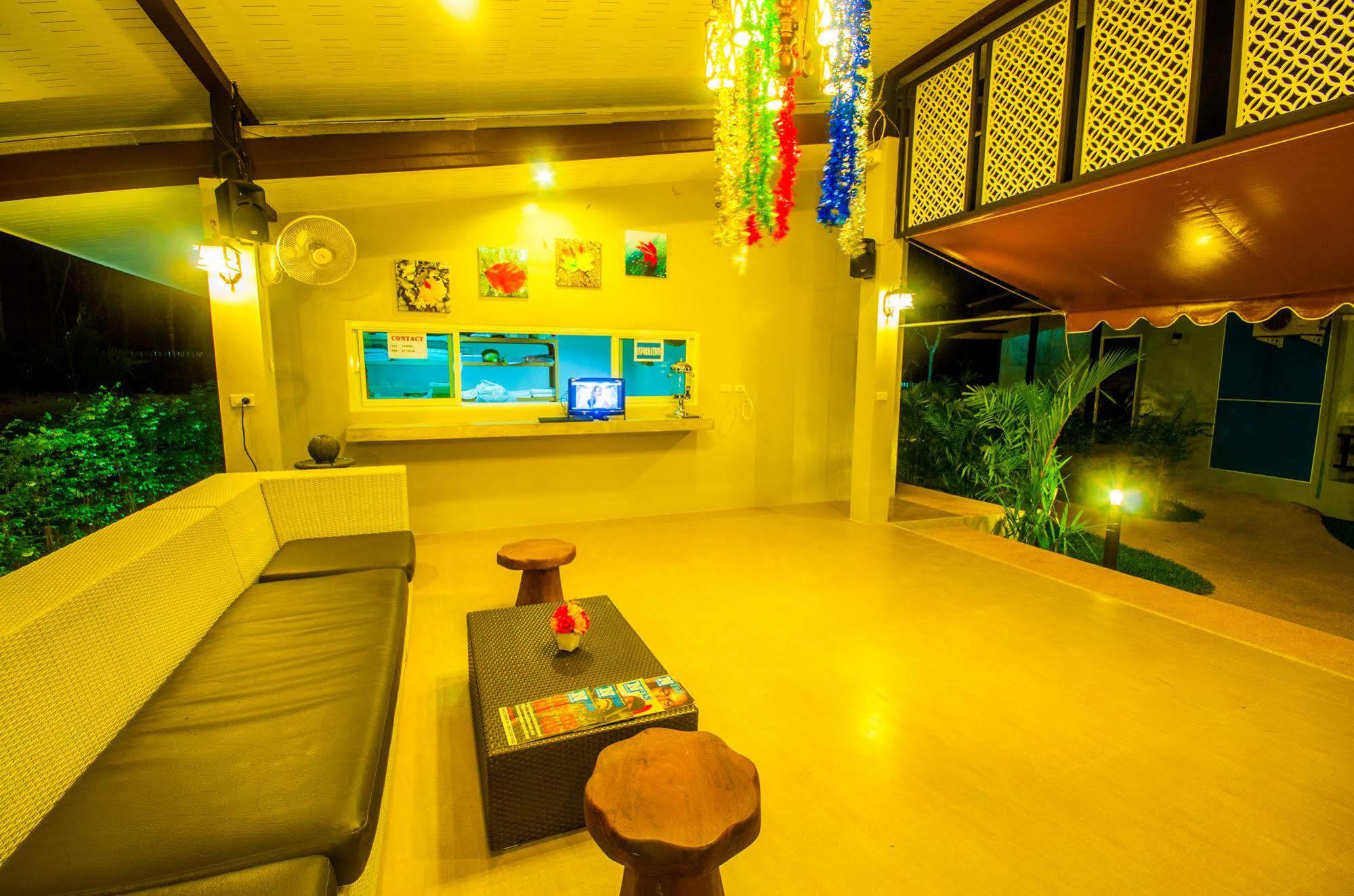 Chomphu Resort Khao Lak Bagian luar foto