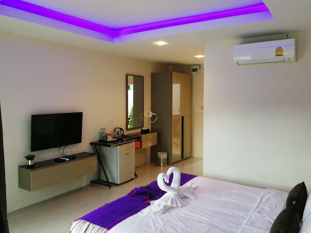 Chomphu Resort Khao Lak Bagian luar foto